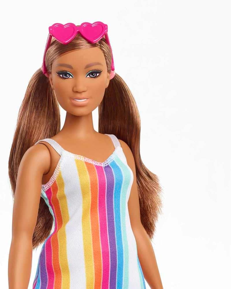 Mattel Barbie - Lutka v obleke z mavričnimi črtami (GRB38)