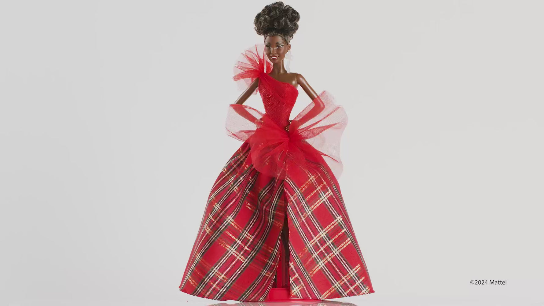 Barbie Signature 2024 Holiday Fashion Doll - Rjavi lasje s karirasto obleko (HRM62)